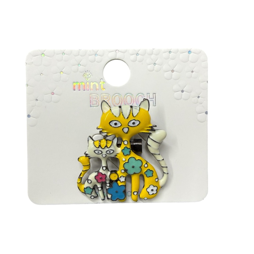 Colorful Cat Brooch with Floral Design - Picture 4 of 4